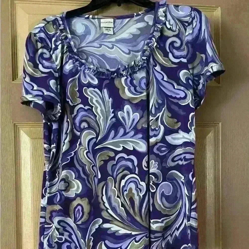 Women Covington top size Large​​​​​​​​​​​​​